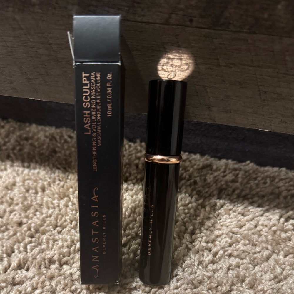 Anastasia Beverly Hills Black Mascara Volumizing Formula